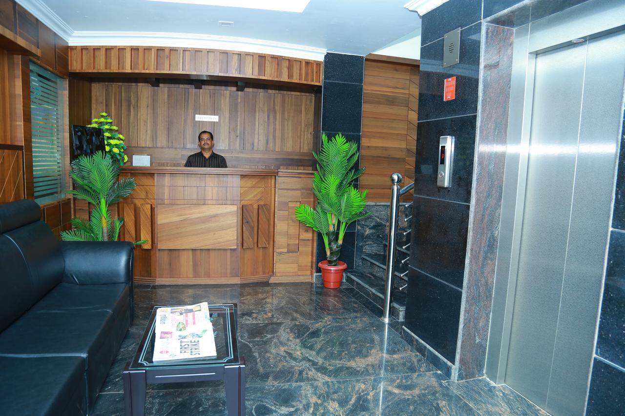 فندق مالابورامفي  Aarya Bhavan Residency المظهر الخارجي الصورة