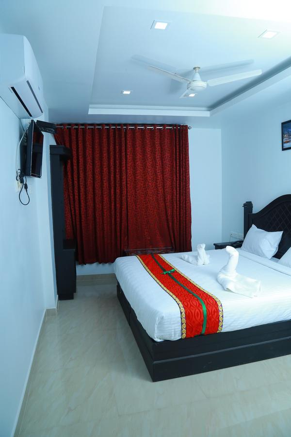 فندق مالابورامفي  Aarya Bhavan Residency المظهر الخارجي الصورة