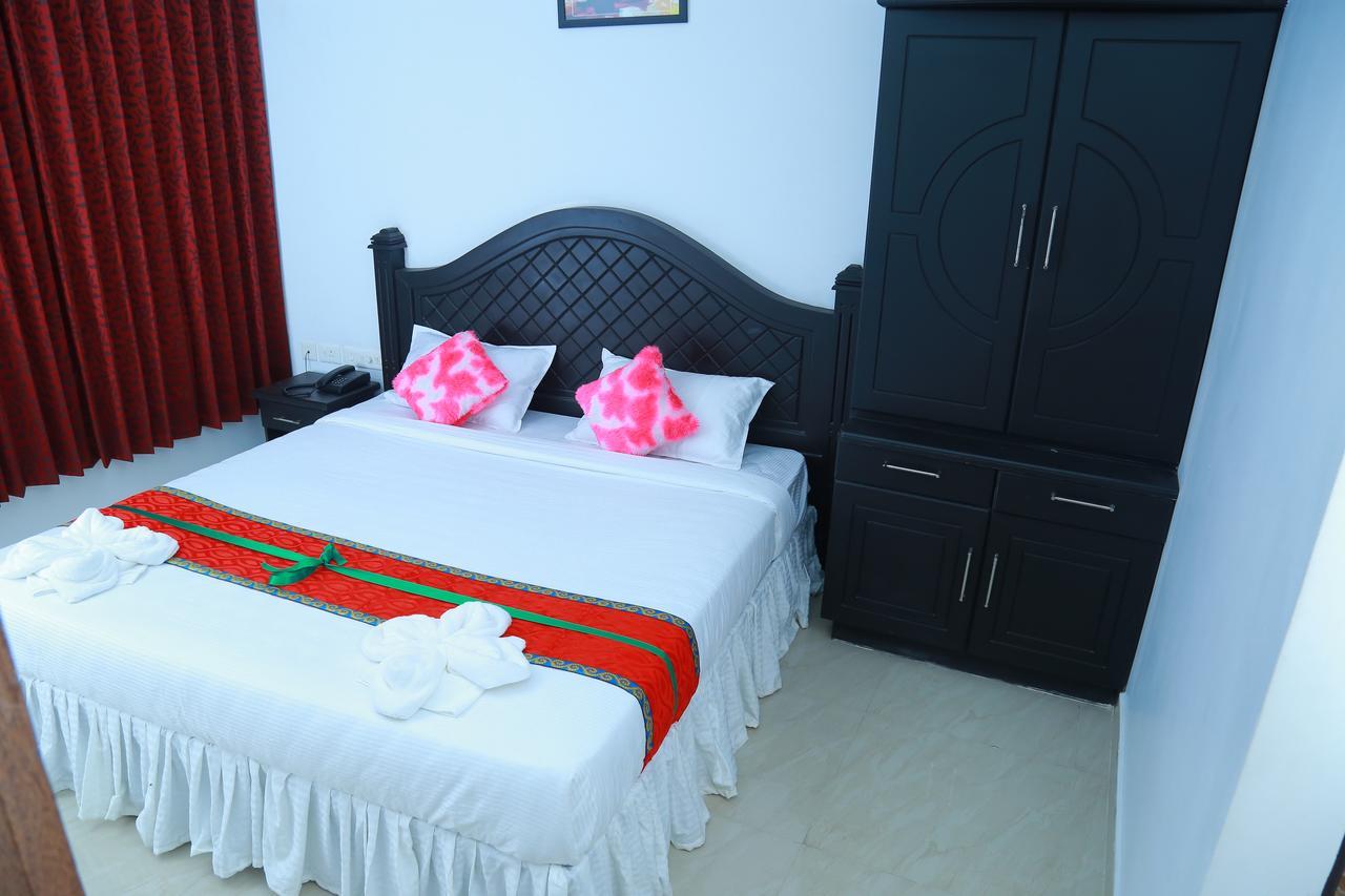 فندق مالابورامفي  Aarya Bhavan Residency المظهر الخارجي الصورة
