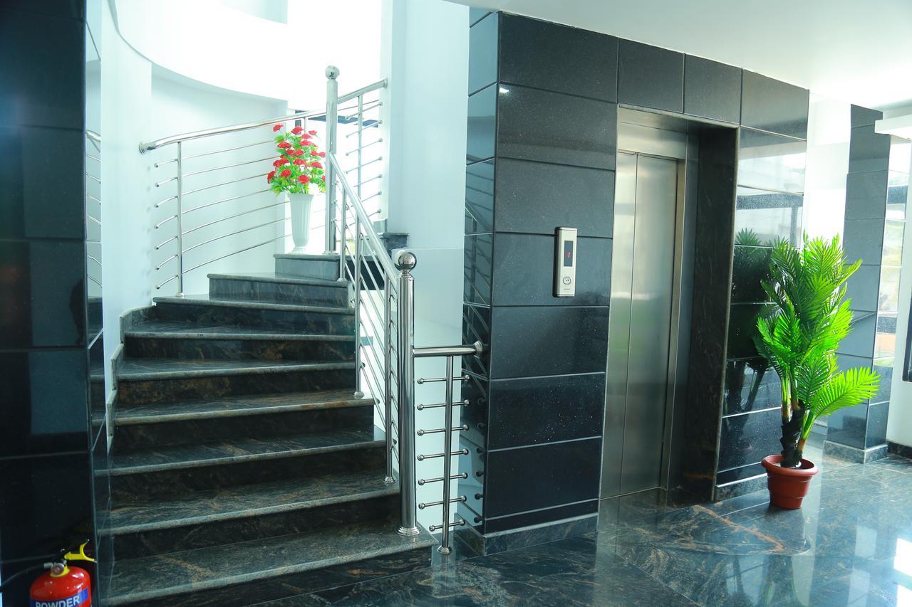 فندق مالابورامفي  Aarya Bhavan Residency المظهر الخارجي الصورة